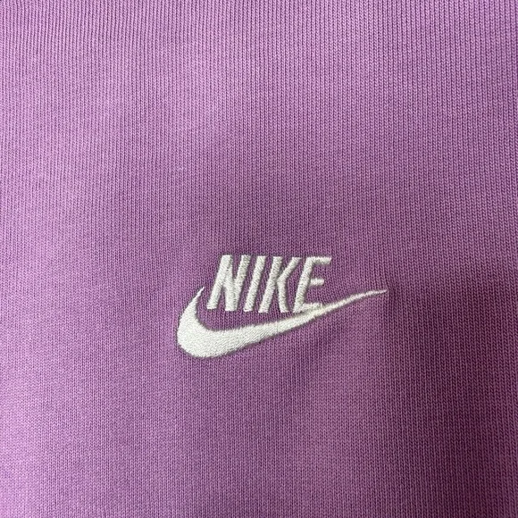 Nike T Shirt Women Medium Purple Cropped Sportswear Jersey Top Crewneck Swoosh - Picture 4 of 7